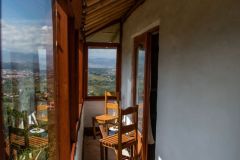 Habitaciones-con-balcon-1-Hospedaje-La-Tierrita4