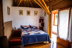 hospedaje-la-tierrita-villa-de-leyva-habitacion-doble-con-balcon-1