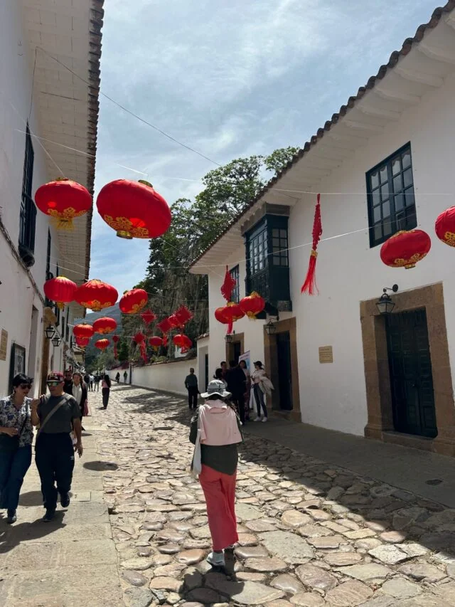 cropped-La-Calle-Caliente.jpeg