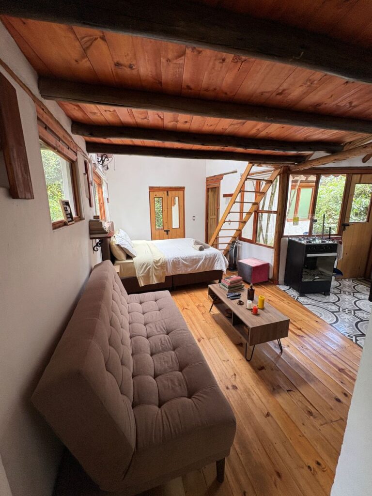 hospedaje-la-tierrita-villa-de-leyva-cabana-premium-parejas-3